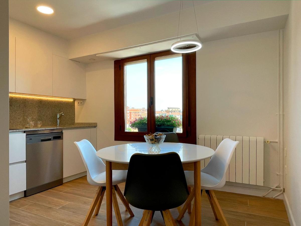 Apartamentos Vianeando Viana  Bagian luar foto