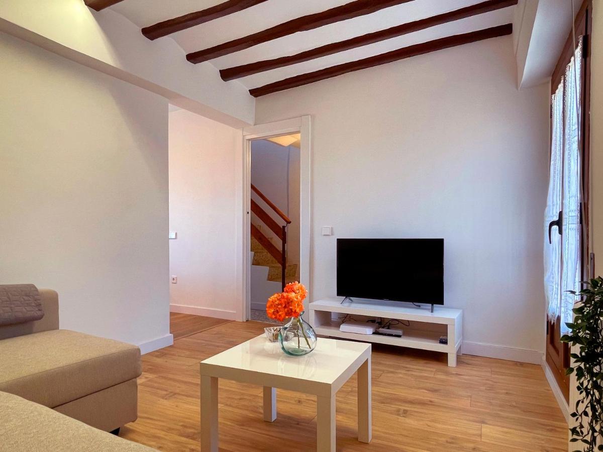 Apartamentos Vianeando Viana  Bagian luar foto