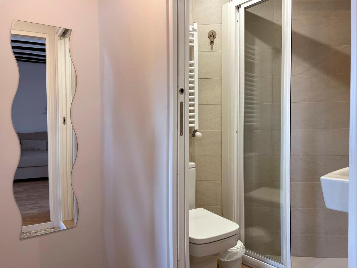 Apartamentos Vianeando Viana  Bagian luar foto