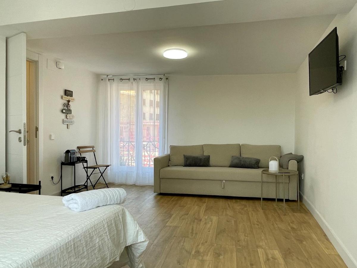 Apartamentos Vianeando Viana  Bagian luar foto
